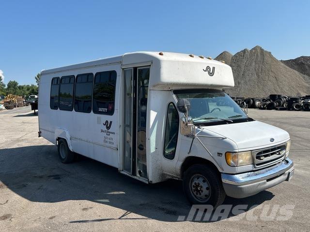 Ford E-450 Minibusy
