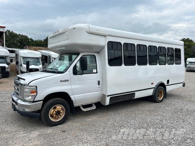 Ford E-450 Minibusy