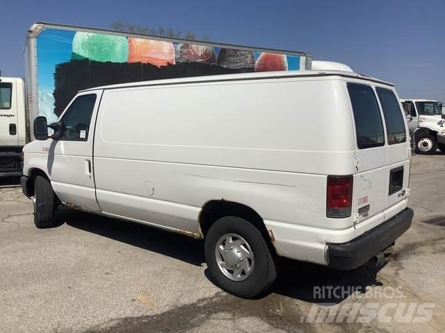 Ford E250 Dodávky