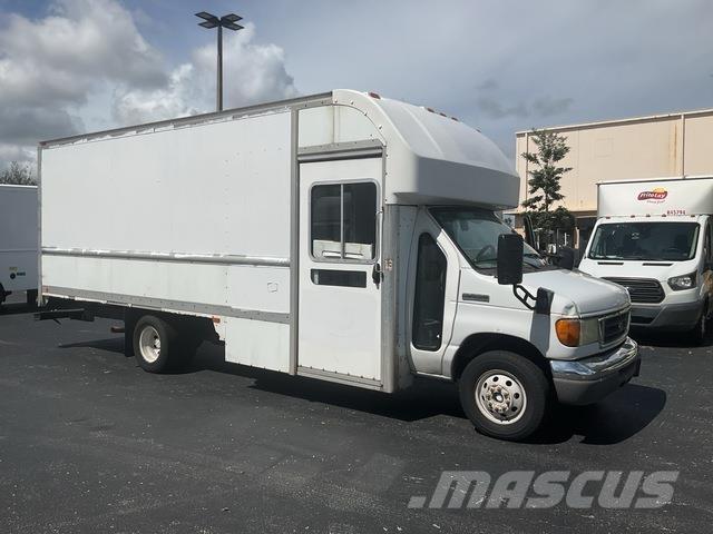 Ford E350 Skriňová nadstavba