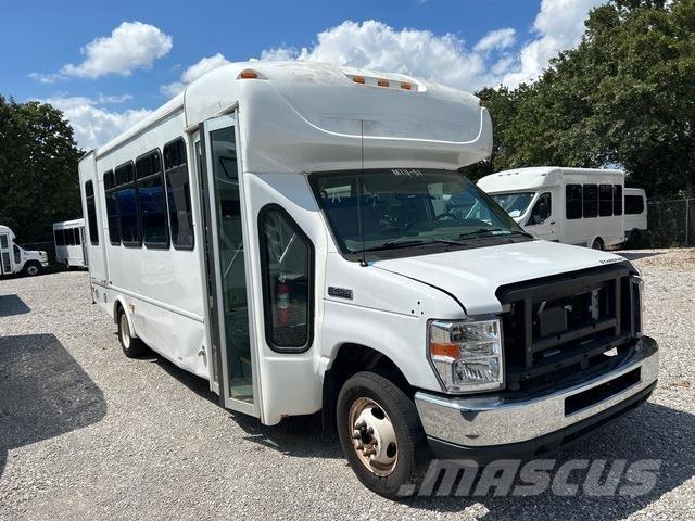 Ford E450 Minibusy