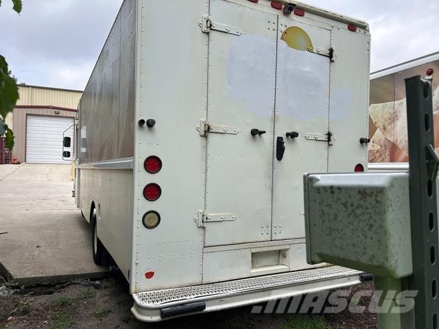 Ford Econoline Skriňová nadstavba