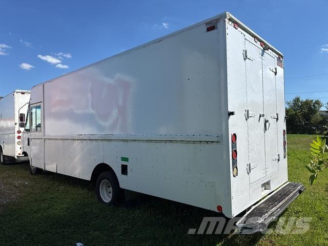 Ford Econoline Skriňová nadstavba