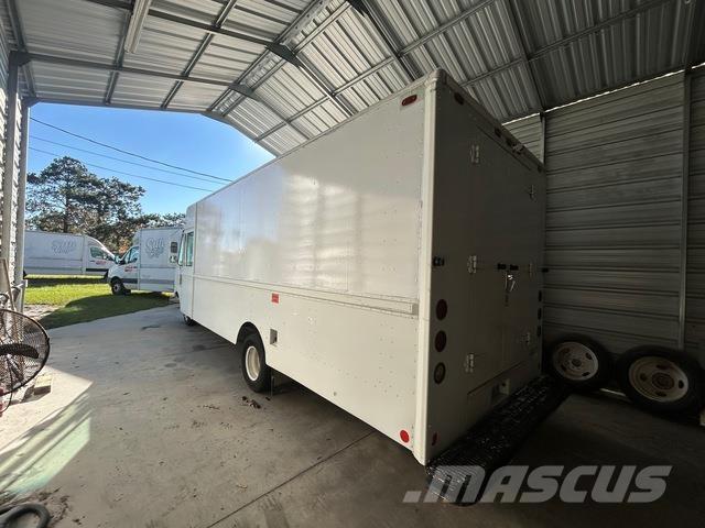 Ford Econoline Skriňová nadstavba