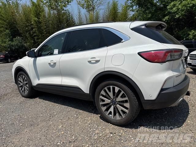 Ford Escape Automobily