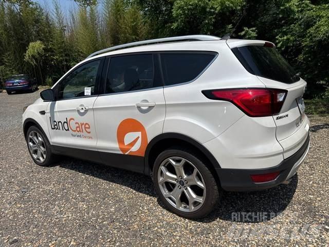 Ford Escape Automobily