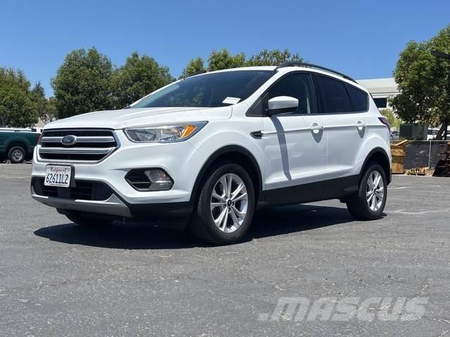 Ford Escape Automobily
