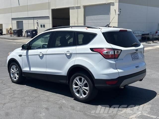 Ford Escape Automobily