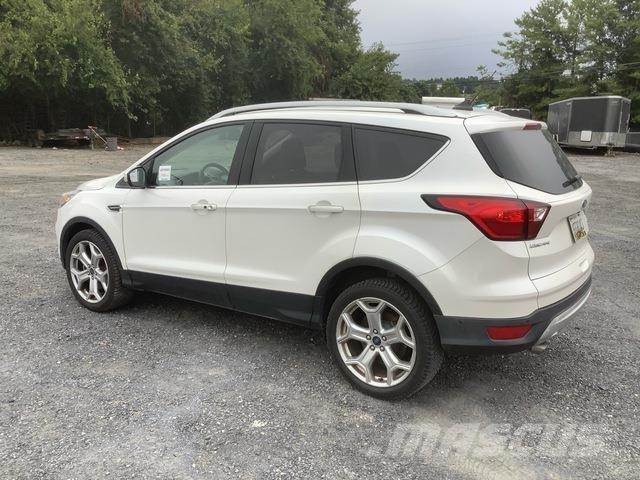 Ford Escape Automobily