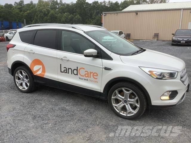 Ford Escape Automobily