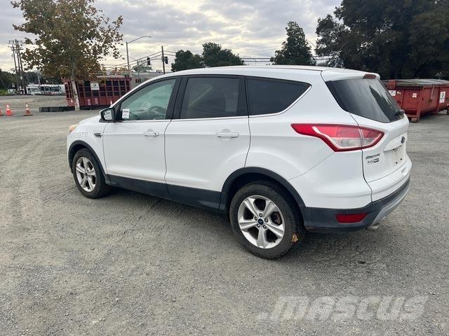Ford Escape Automobily