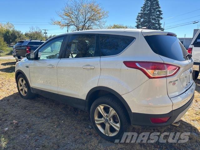 Ford Escape Automobily
