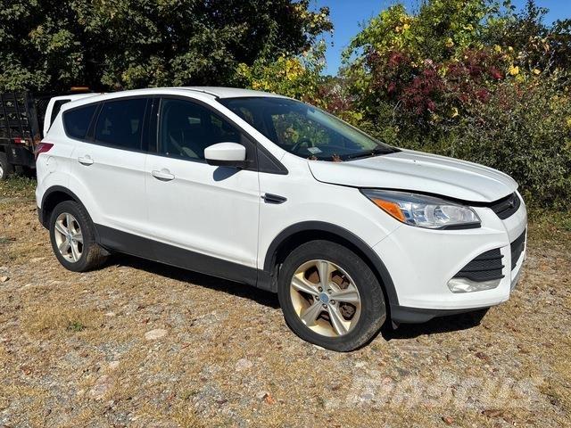 Ford Escape Automobily