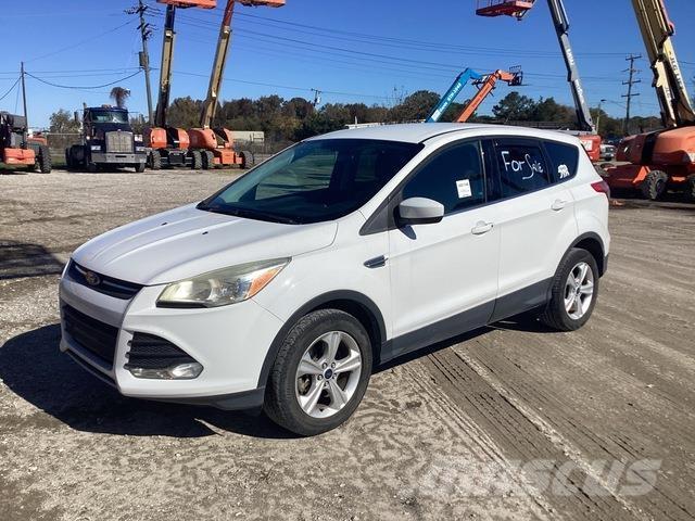 Ford Escape Automobily