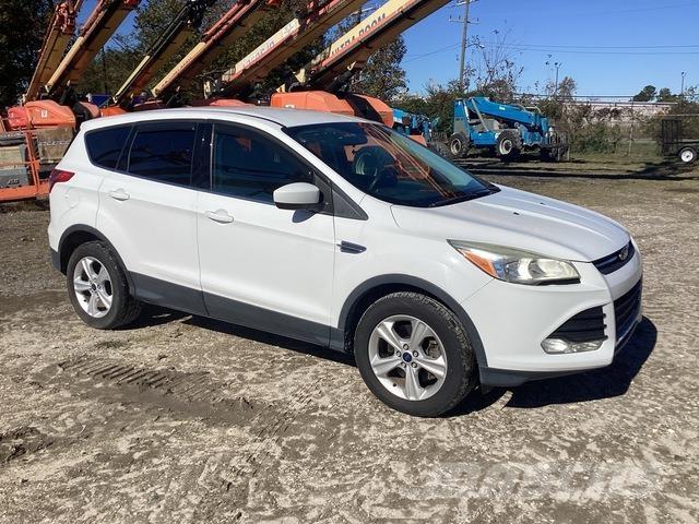 Ford Escape Automobily