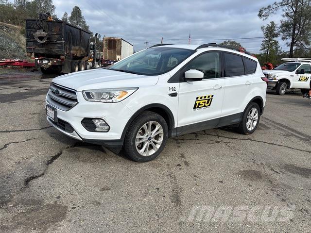 Ford Escape Automobily