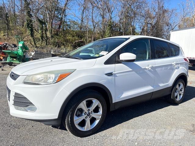 Ford Escape Automobily