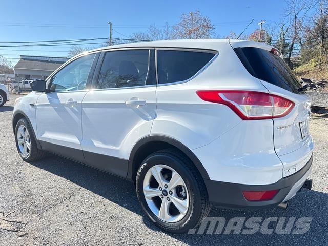 Ford Escape Automobily