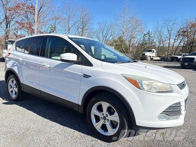 Ford Escape Automobily