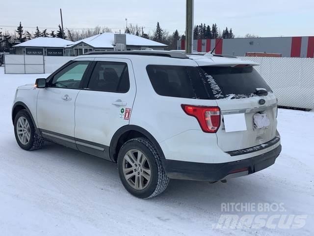 Ford Explorer Automobily
