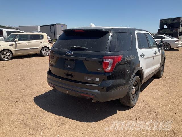 Ford Explorer Automobily