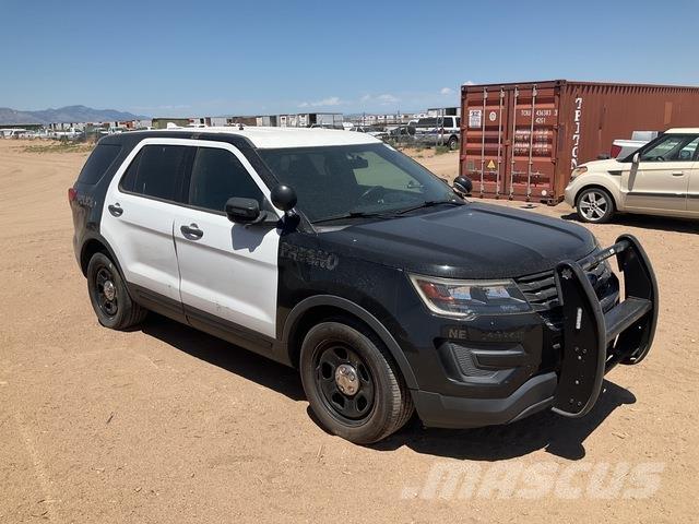 Ford Explorer Automobily