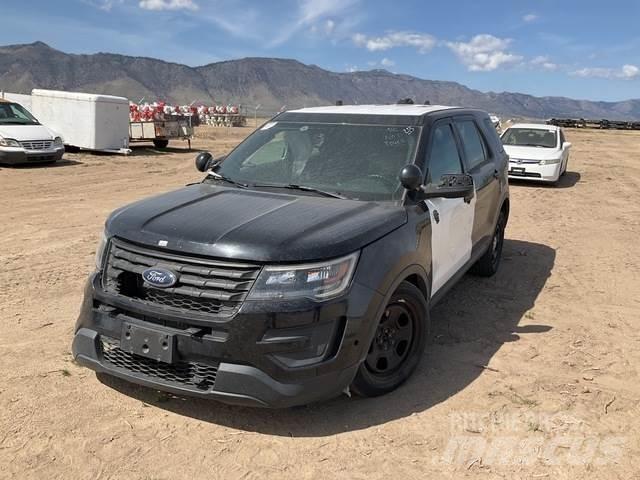 Ford Explorer Automobily