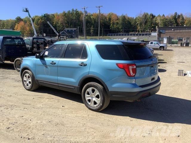 Ford Explorer Automobily