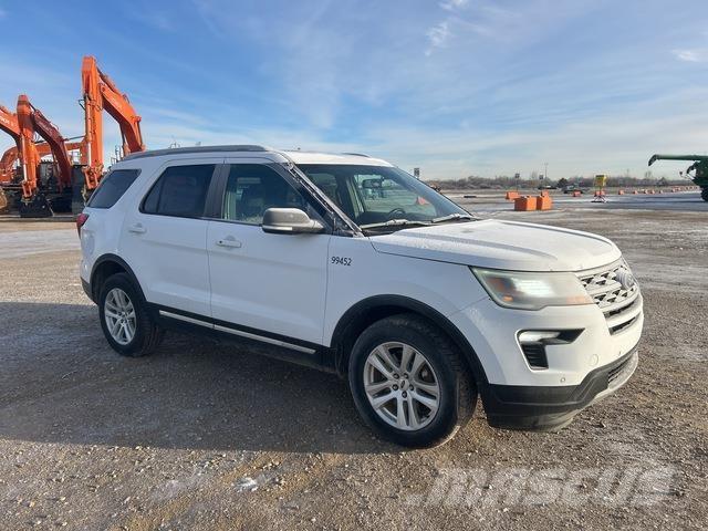 Ford Explorer Automobily