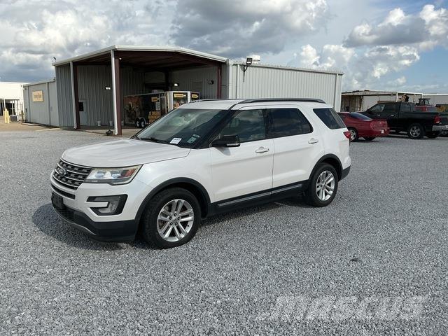 Ford Explorer Automobily
