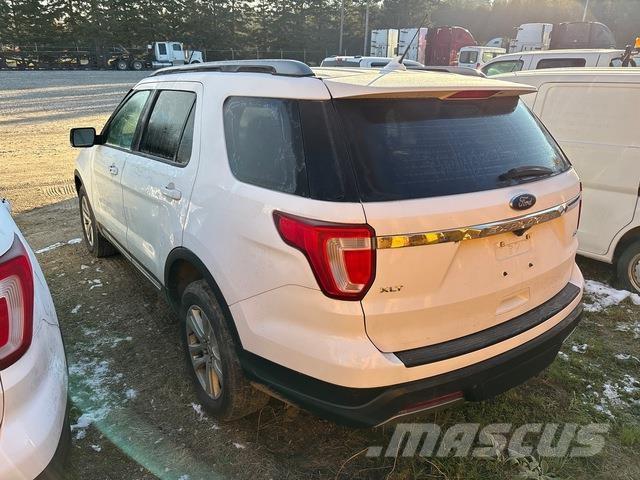 Ford Explorer Automobily