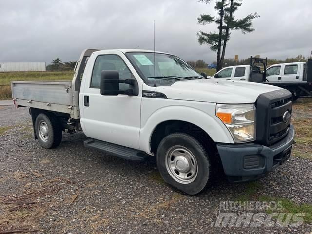 Ford F-250 Plošinové nákladné automobily/nákladné automobily so sklápacími bočnicami