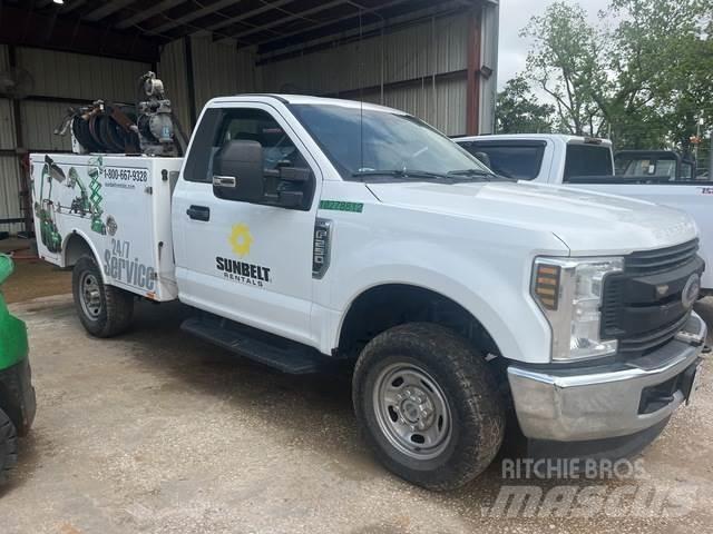 Ford F-250 Stavebníctvo - ostatné