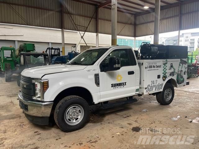Ford F-250 Nakladacia/sklápacia bočnica