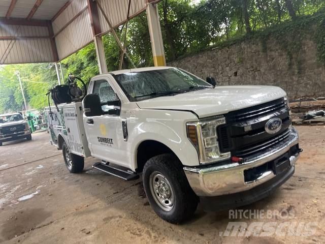 Ford F-250 Nakladacia/sklápacia bočnica