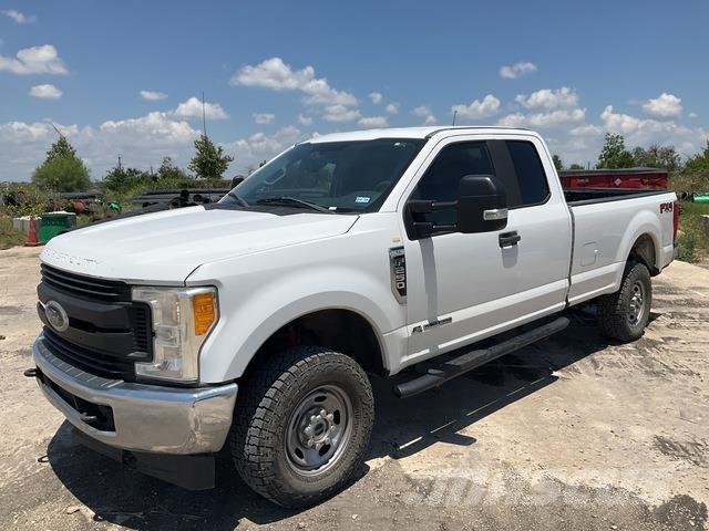 Ford F-250 Iné
