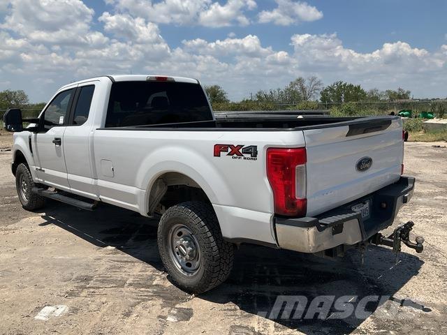 Ford F-250 Iné