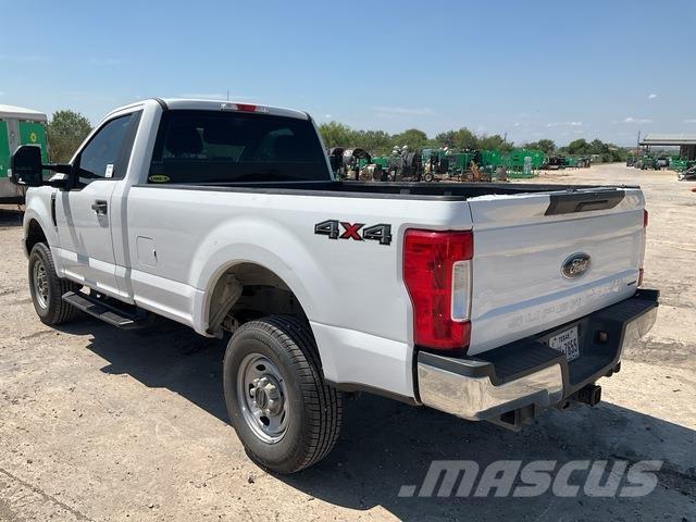 Ford F-250 Iné