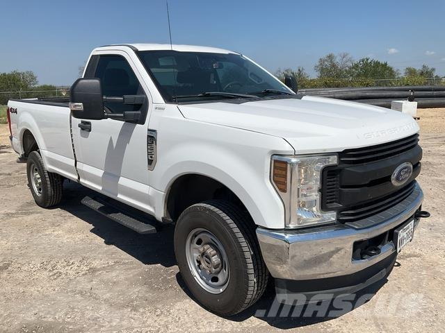 Ford F-250 Iné