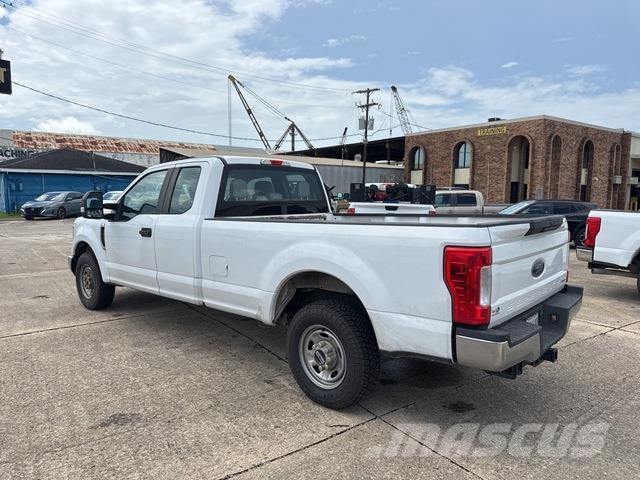 Ford F-250 Iné