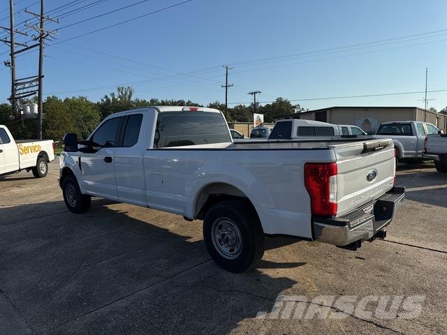 Ford F-250 Iné