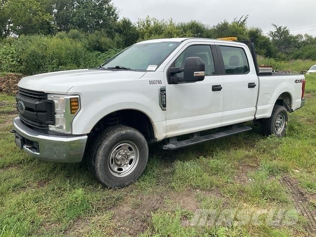 Ford F-250 Nakladacia/sklápacia bočnica