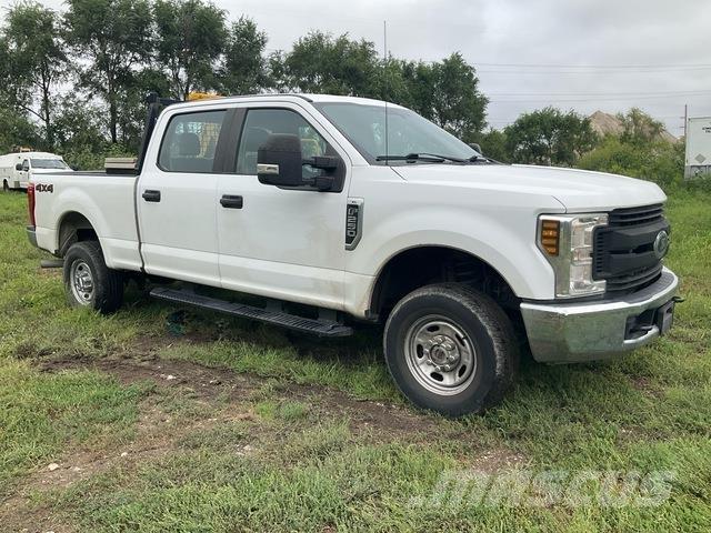 Ford F-250 Nakladacia/sklápacia bočnica