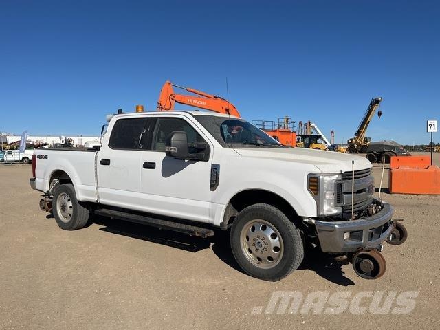 Ford F-250 Nakladacia/sklápacia bočnica