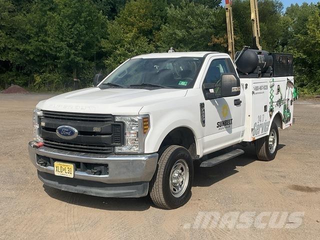 Ford F-250 Komunálne / Multi-úžitkové vozidlá