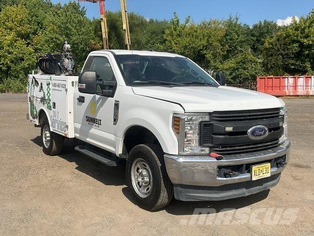 Ford F-250 Komunálne / Multi-úžitkové vozidlá