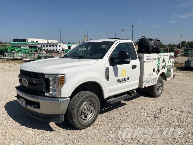 Ford F-250 Komunálne / Multi-úžitkové vozidlá