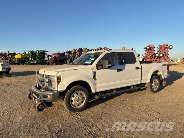 Ford F-250 Nakladacia/sklápacia bočnica