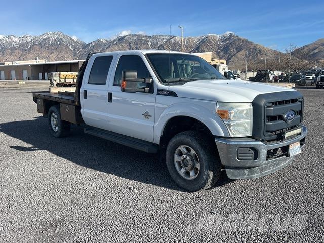 Ford F-250 Plošinové nákladné automobily/nákladné automobily so sklápacími bočnicami