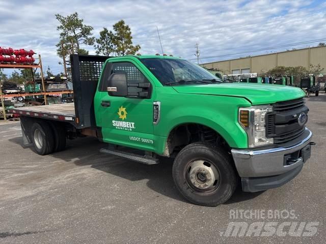 Ford F-350 Plošinové nákladné automobily/nákladné automobily so sklápacími bočnicami